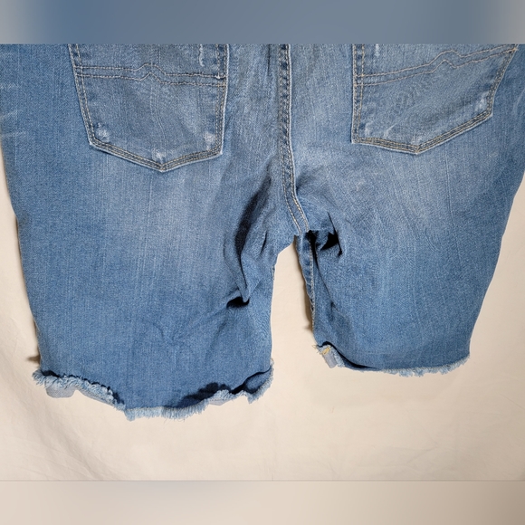 Arizona size 9 women's distressed blue jean shorts cut off style in great shape - Picture 8 of 8